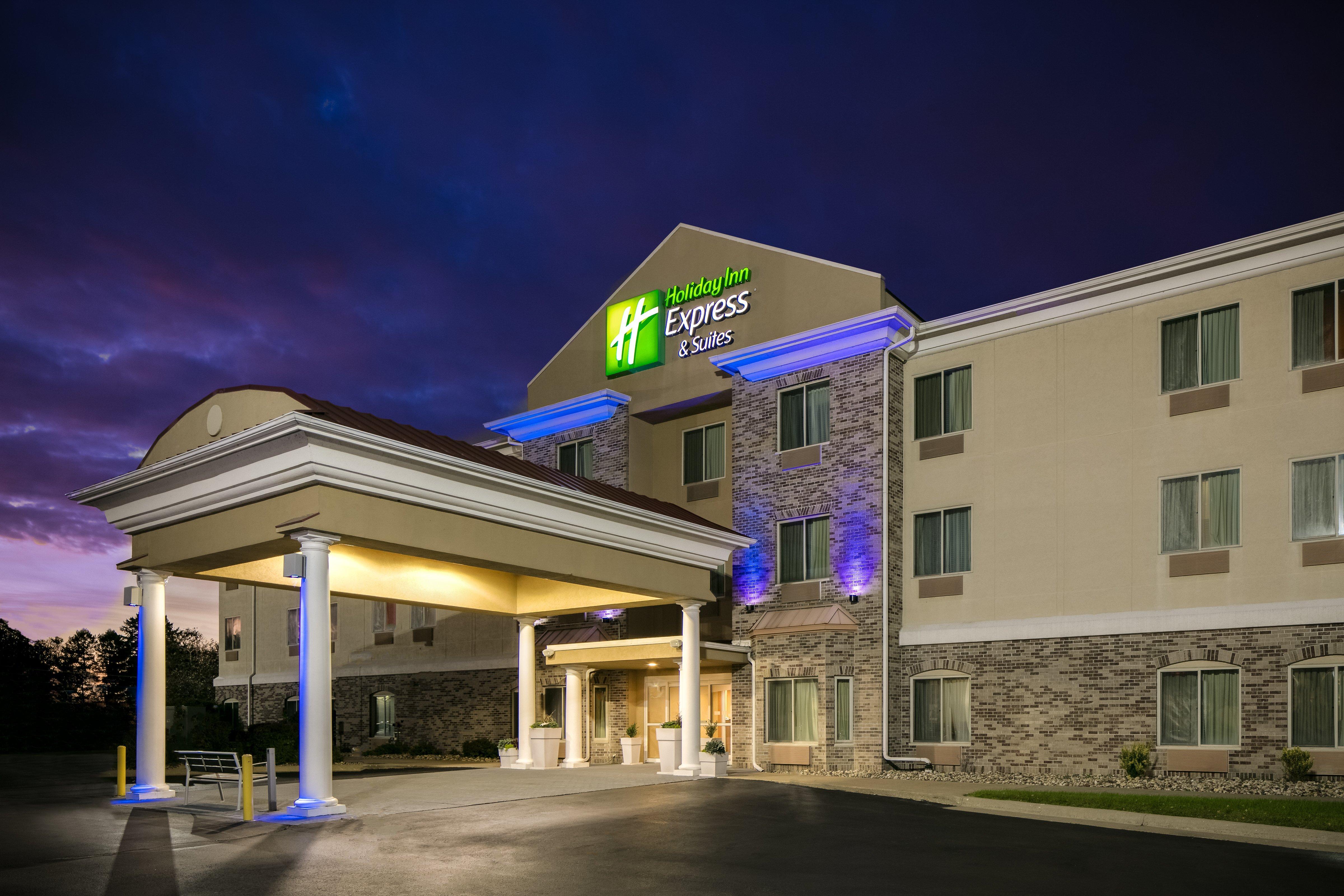 Holiday Inn Express & Suites Clinton, An Ihg Hotel Exterior foto